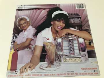 Donna Summer – She Works Hard For The Money