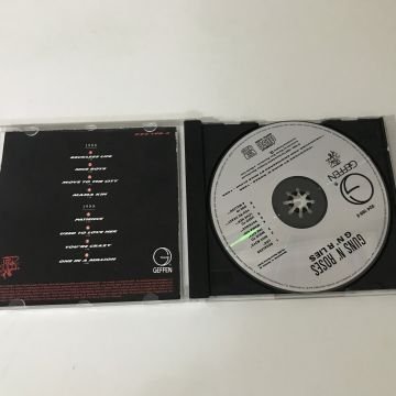 Guns N' Roses – G N' R Lies