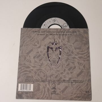 Cher – Love And Understanding