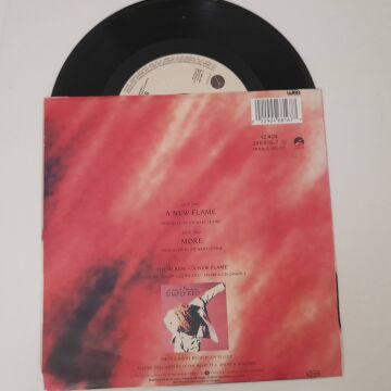 Simply Red – A New Flame
