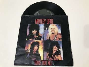 Motley Crue – Looks That Kill
