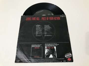 Motley Crue – Looks That Kill